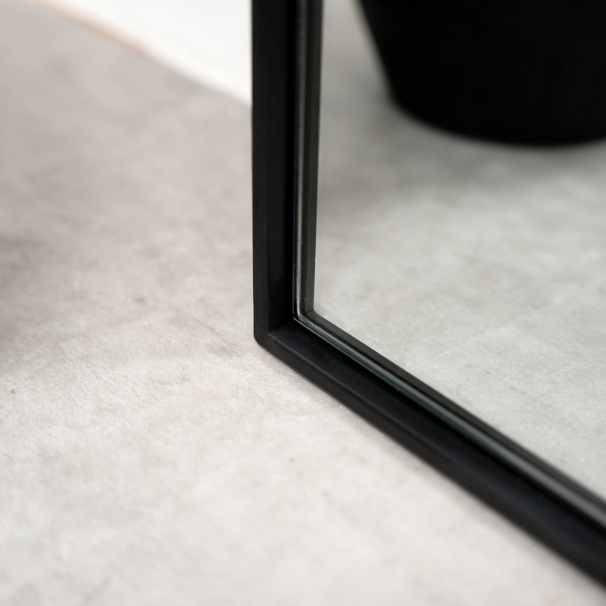 Detail shot of Full Length Black Curved Metal Extra Large Mirror corner