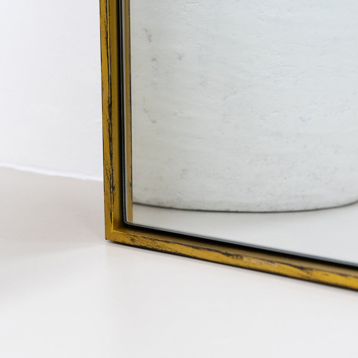 Detail shot of Full Length Gold Extra Large Metal Mirror corner
