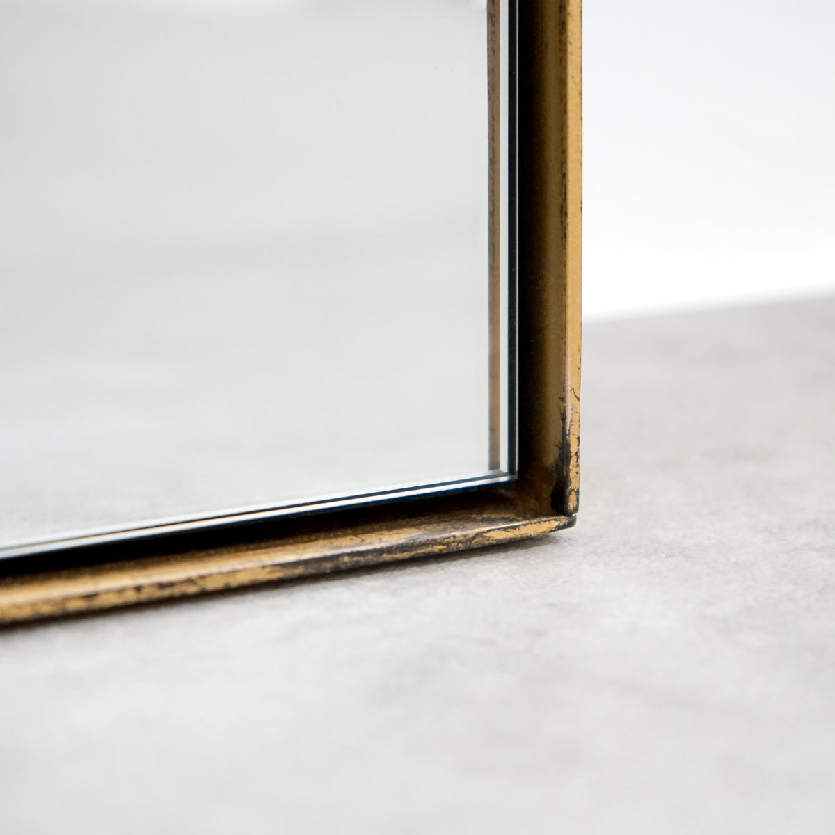 Detail shot of Full Length Gold Curved Large Metal Mirror corner