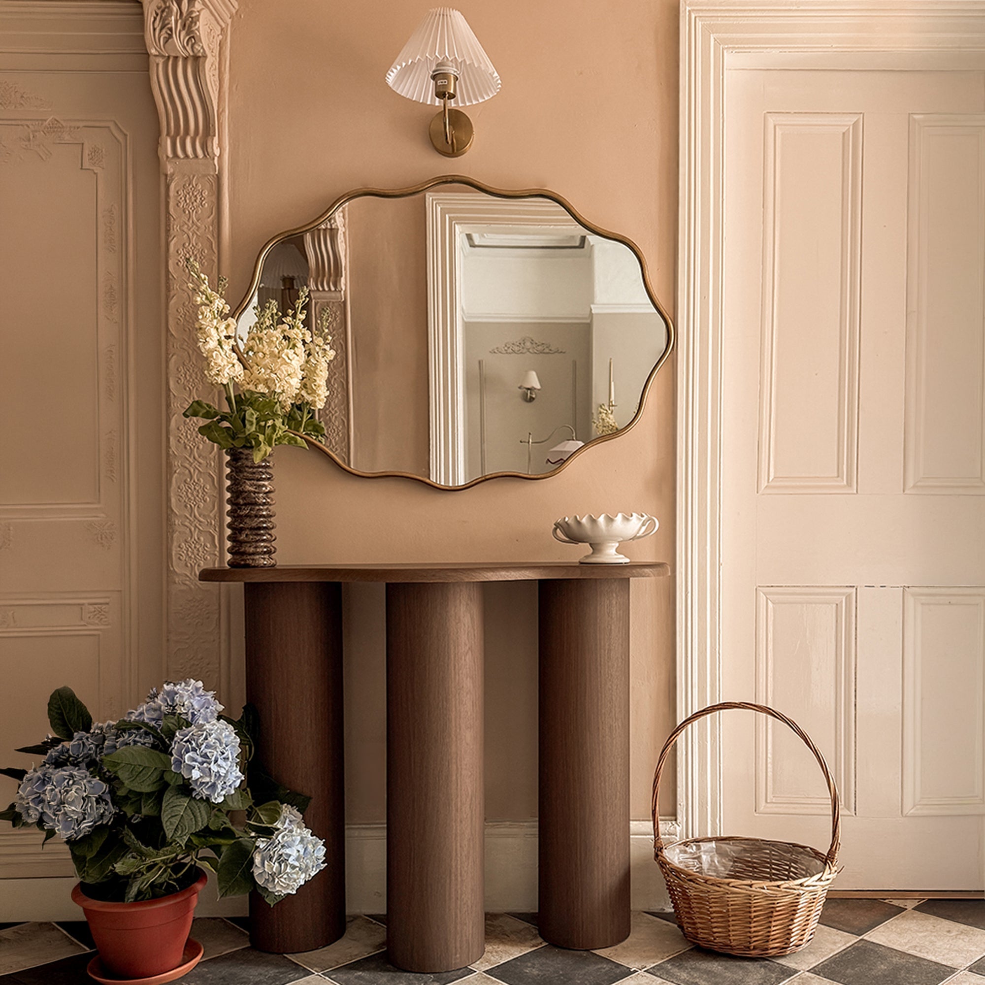 The Ultimate Guide to Choosing the Right Mirror Shape for Your Home