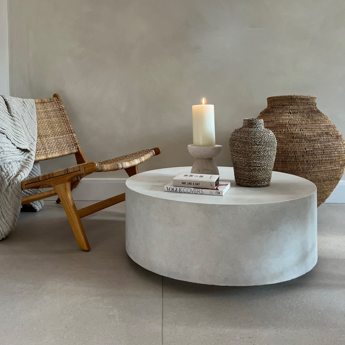 Minimal Concrete Round Coffee Table Large - Angelo