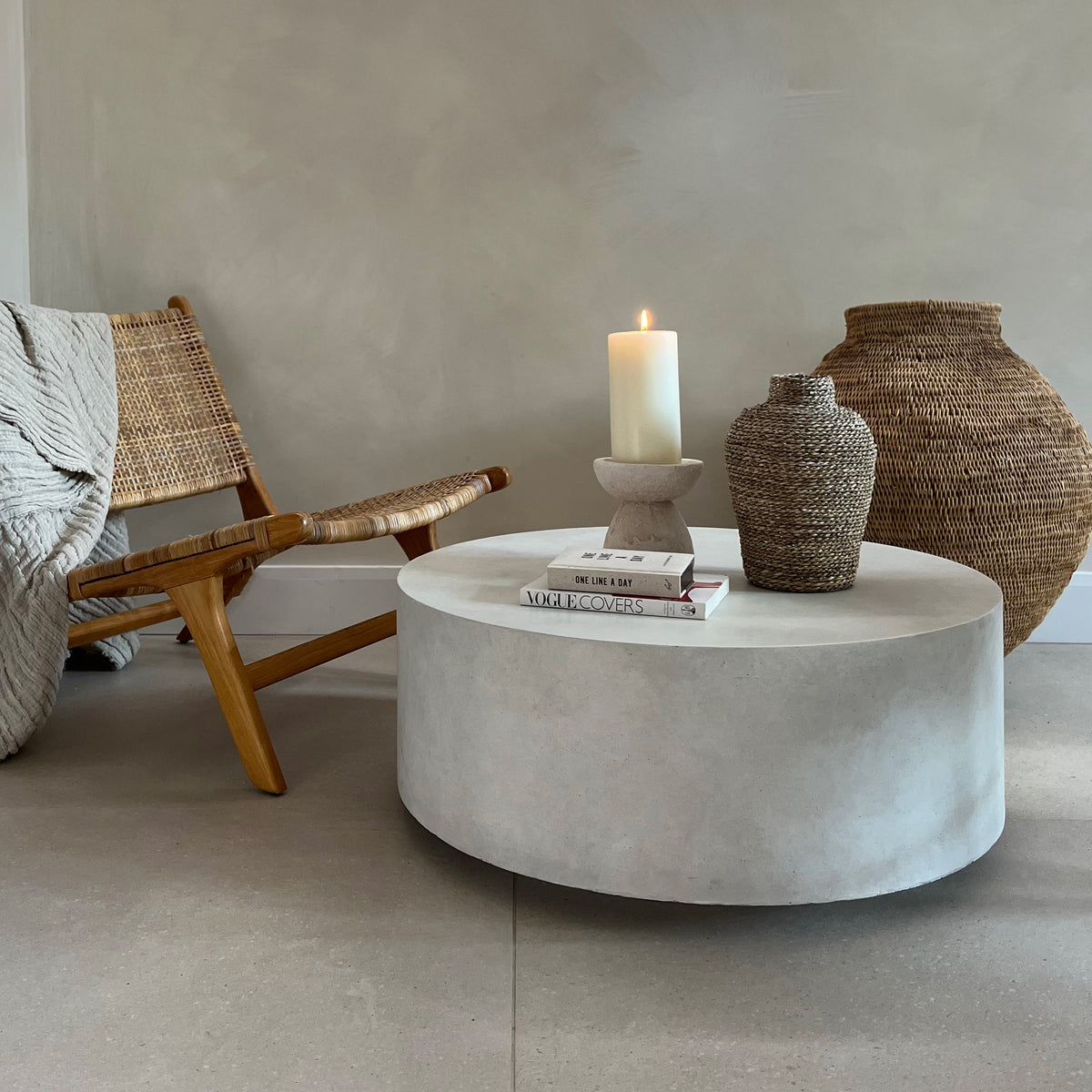 Large minimalist concrete round coffee table