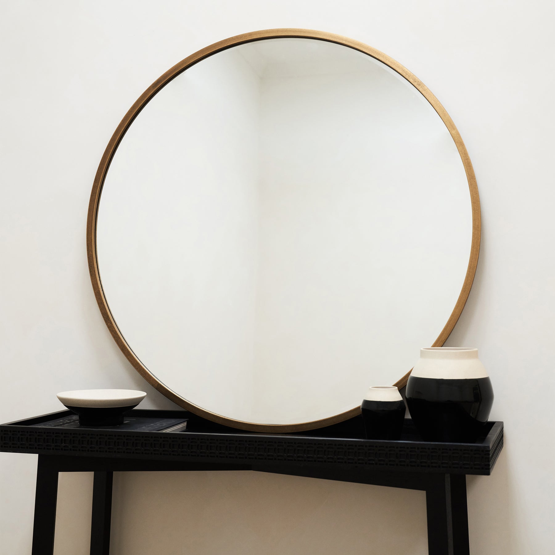 Gold Metal Modern Round Wall Mirror on console table