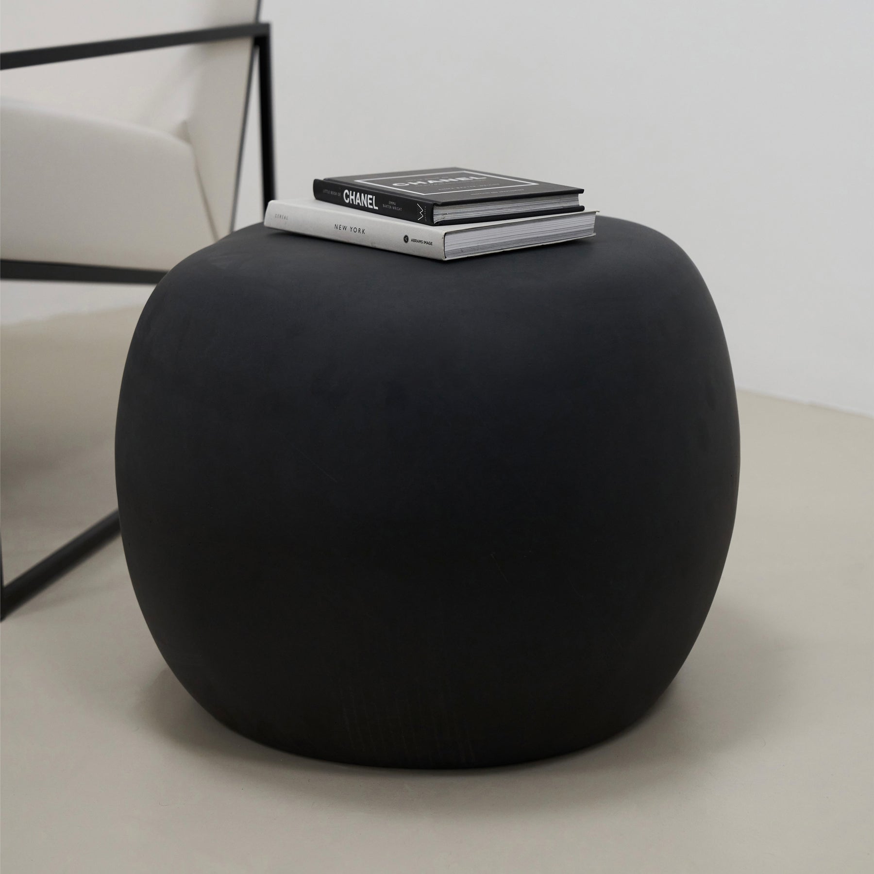 Side view of Minimal Onyx Pebble Side Table