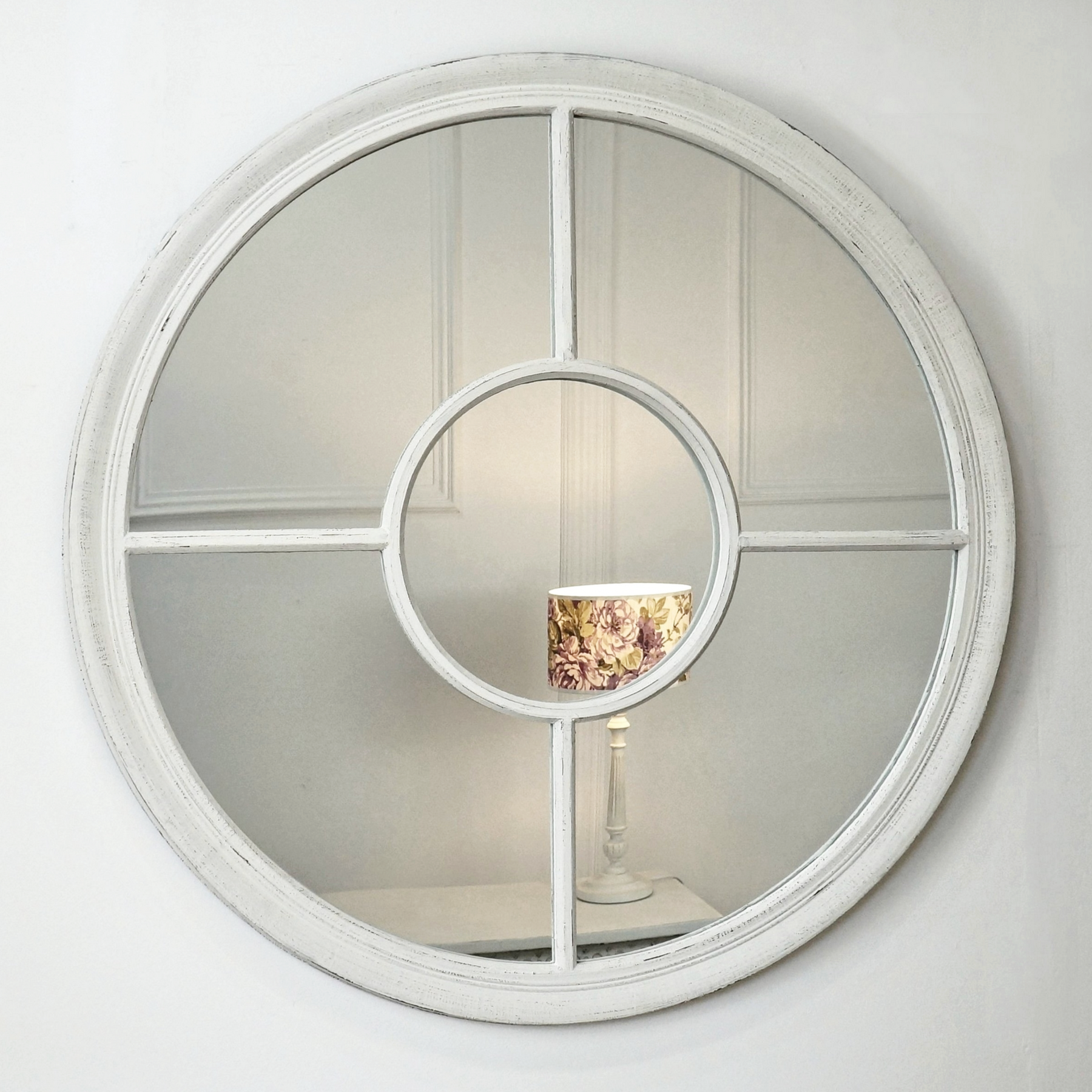 An overall view of this striking mirror in a typical setting.